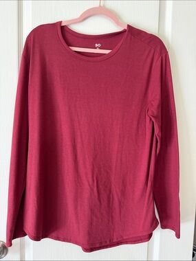 SO Long Sleeve Crewneck Top in Burgundy